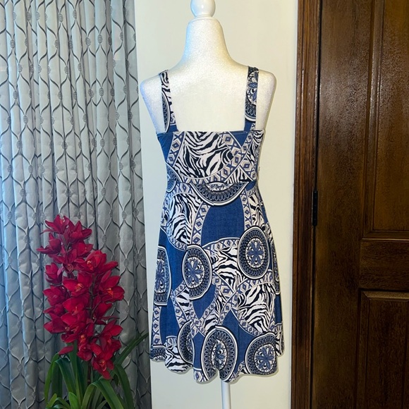 Patterned Dress - Picture 2 of 3